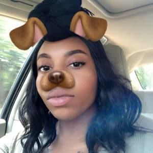 Meet your Posher, Alexis